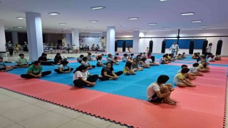 Kemerde ücretsiz karate ve kick boks kursları veriliyor