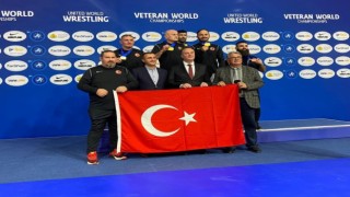 Kocaelili veteran güreşçiler dünyanın zirvesinde
