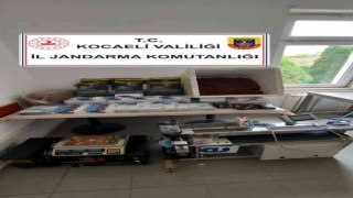 Kocaelinde jandarma ekiplerinden kaçak sigara operasyonu