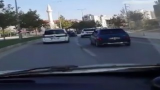 Konvoy oluşturarak trafikte tehlike saçan 30 araca ceza