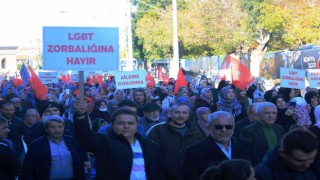 Konyada LGBTye karşı aile yürüyüşü