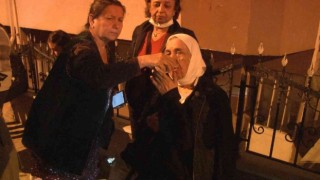 Küçükçekmecede 14 katlı binada çıkan yangın büyük paniğe neden oldu