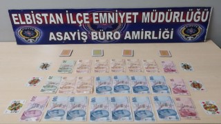 Kumar oynarken suçüstü yakalanan 4 kişiye 7 bin 276 lira ceza