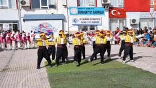 Kumlucada Oynamayan Kalmasın etkinliği renkli görüntüler oluşturdu