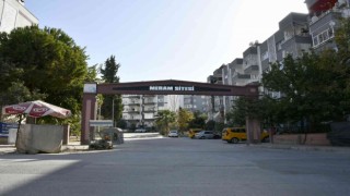 Kuşadası Belediyesi, yolları yenilemeye devam ediyor