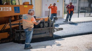 Kuşadasında yol yapım çalışmaları sürüyor