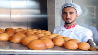 Lise öğrencileri günde 4 bin 850 adet ekmek üretiyor