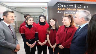 Lisede ‘Matematik Koridoru oluşturuldu