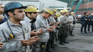 Madenciler, şehit arkadaşları için Kuran-ı Kerim okuttu