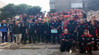 Maltepede deprem tatbikatı gerçeğini aratmadı