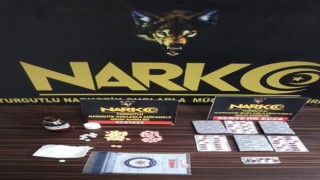 Manisada uyuşturucu tacirlerine operasyon