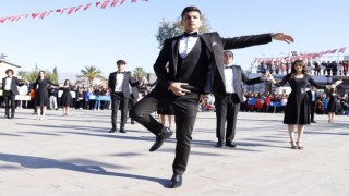 Manisanın ilçelerinde Cumhuriyet Bayramı coşkusu