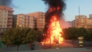 Mardinde çocuk parkındaki oyun grubunu yaktılar