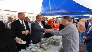 Merhum Başkan Bulutun ruhuna helva dağıtıldı