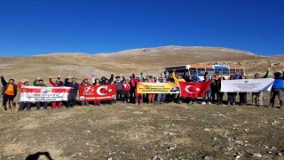 Mersin Büyükşehir Belediyesinden zirve tırmaşına ulaşım desteği