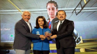 Mersinde başarılı sporcular ve kulüpler ödüllendirildi