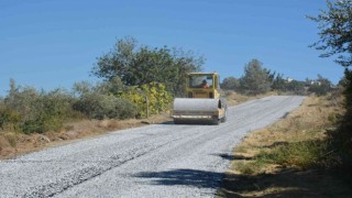 Mersinde yol çalışması sürüyor