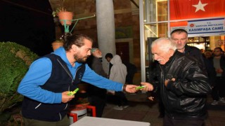 Mevlid Kandilinde şekerler Bozüyük Belediyesinden