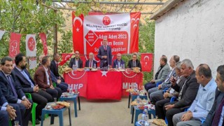 MHP heyeti Sasonda vatandaşlarla buluştu