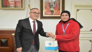 Milli Eğitim Müdürü Akyol, şampiyonu makamında ağırladı