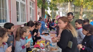Minik öğrencilerden örnek davranış