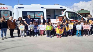Minik öğrencilere sağlıkçılardan sürpriz