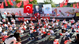 Miniklerden Cumhuriyet Bayramında coşkulu kutlama