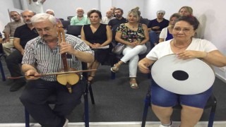 Muhtarın emekliler korosu