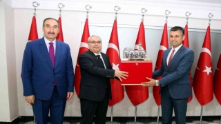 Muşlu müdür Yunanistana eğitim elçisi olarak görevlendirildi