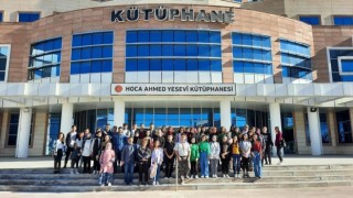 NEVÜde Hemşire adaylarına kütüphane hizmetleri tanıtıldı