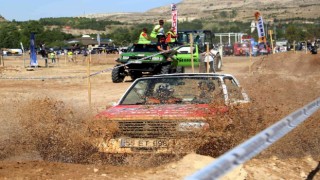 Off-road tutkunları Sivasta buluştu