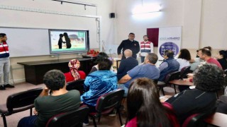 Öğrenci velilerine uyuşturucuya karşı eğitim
