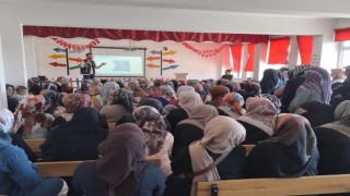 Öğrenci velililerine uyuşturucuyla mücadele eğitimi
