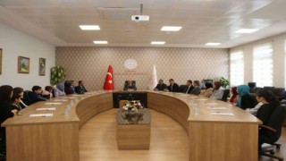 Öğrenciler yurt dışı izlenimlerini Müdür Başyiğite aktardılar