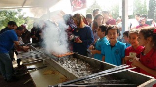 Okulda kebap ziyafeti