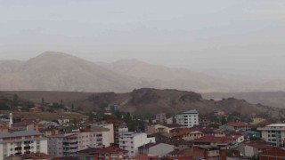 Oltuyu toz bulutu sardı