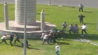 Önce kaza yaptılar sonra tekme tokat kavga ettiler