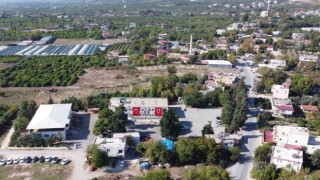 Örnek babaya vefa: Doktor oğlu köyün okuluna kütüphane yaptırdı