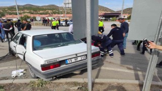 Osmancıkta iki otomobil çarpıştı: 4 yaralı