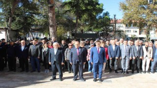 Osmanelide Cumhuriyet coşkusu çelenk sunumu ile başladı