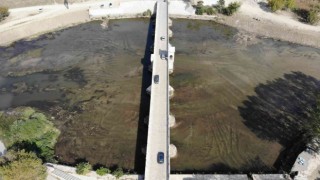 Ot ve sazlıklardan temizlenen Tunca Nehri kuruma noktasına geldi