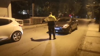 (Özel) Uygulama noktasında polisi gören sürücü böyle kaçtı