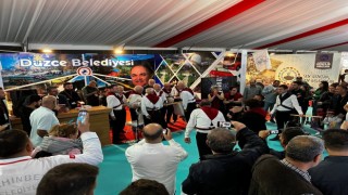 Özlü ve Keşir misafirleri stantta ağırladı