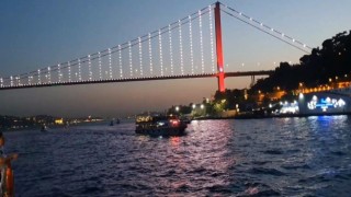 Pandeminin yorgunluğunu İstanbul Boğazında attılar