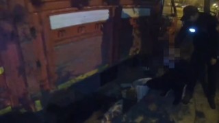 Park halindeki kamyondan yakıt çalan şahıs bekçilere yakalandı