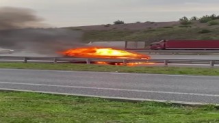 Patlamasını bekliyoruz diyerek alev alev yanan cipi kayda aldı