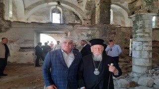 Patrik Bartholomeos, Aziz Nikolas Kilisesinde dua etti