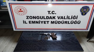 Polis hırsızlık zanlılarını elbiselerinden tespit etti