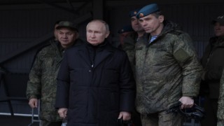 Putin, kısmi seferberlikle orduya alınan askerleri denetledi