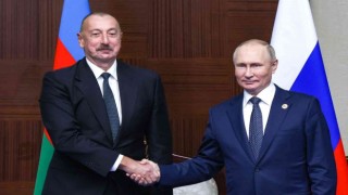 Putin ve Aliyev Astanada bir araya geldi